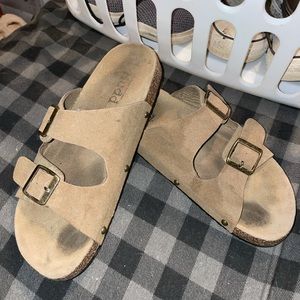 Suede sandals! Size m so 7/8